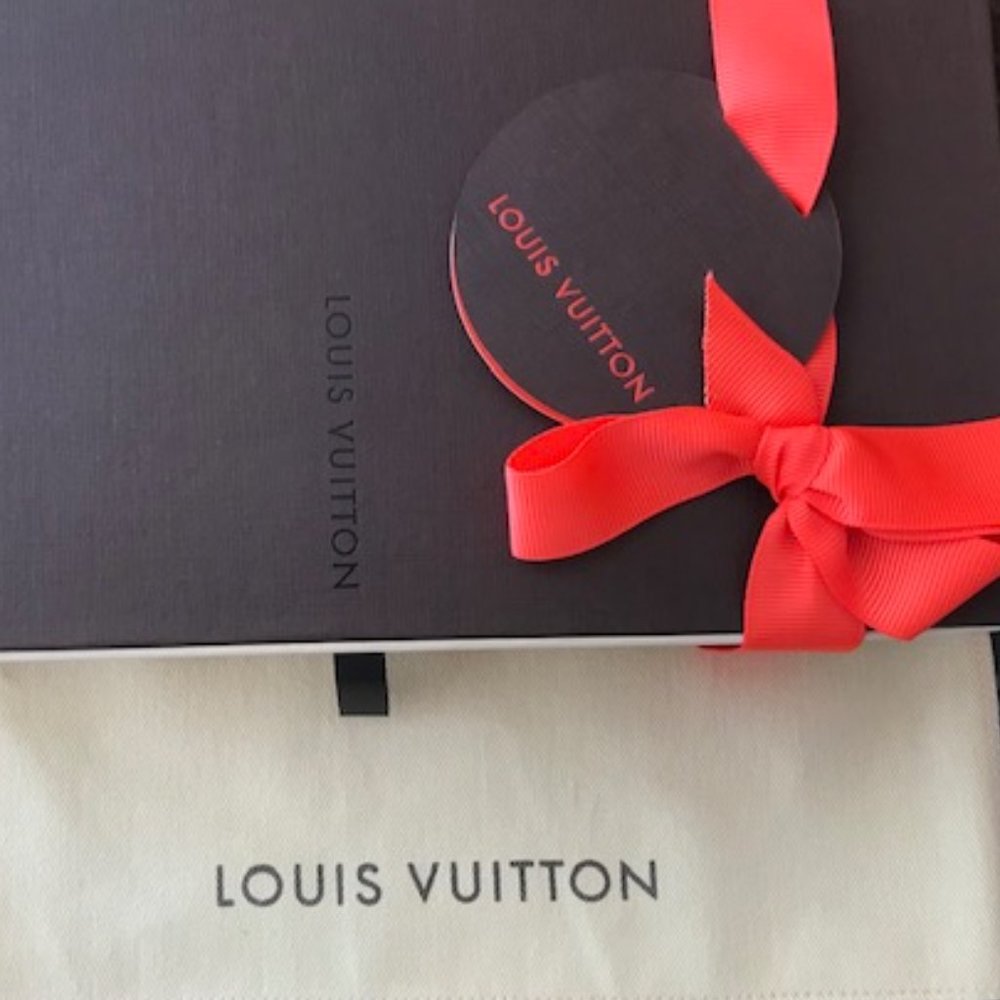 LOUIS VUITTON WALLET - Picture 5 of 11